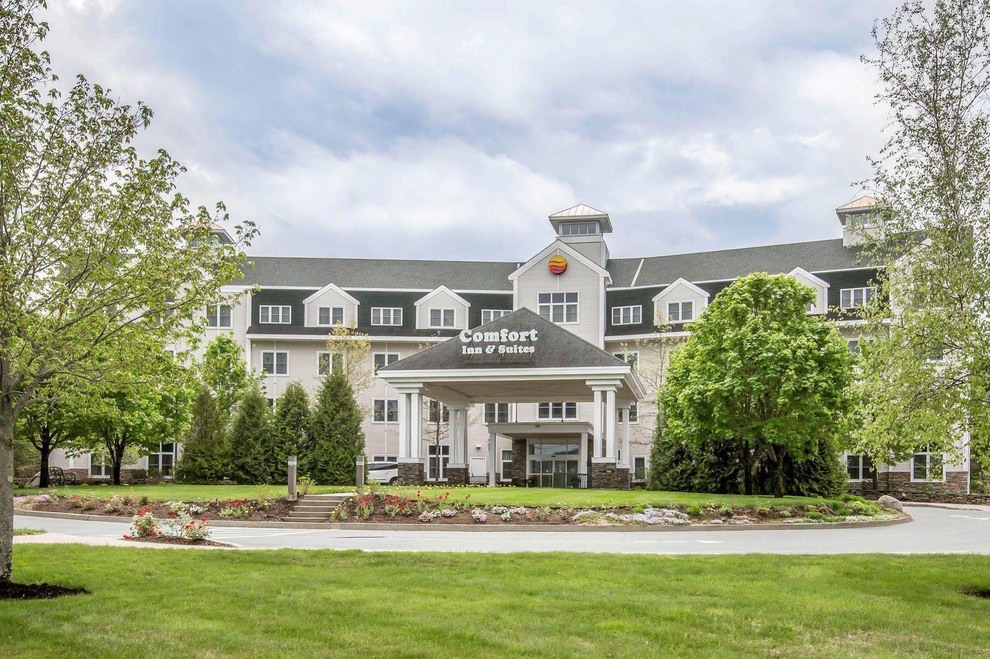 Comfort Inn & Suites Near Burke Mountain Saint Johnsbury Buitenkant foto