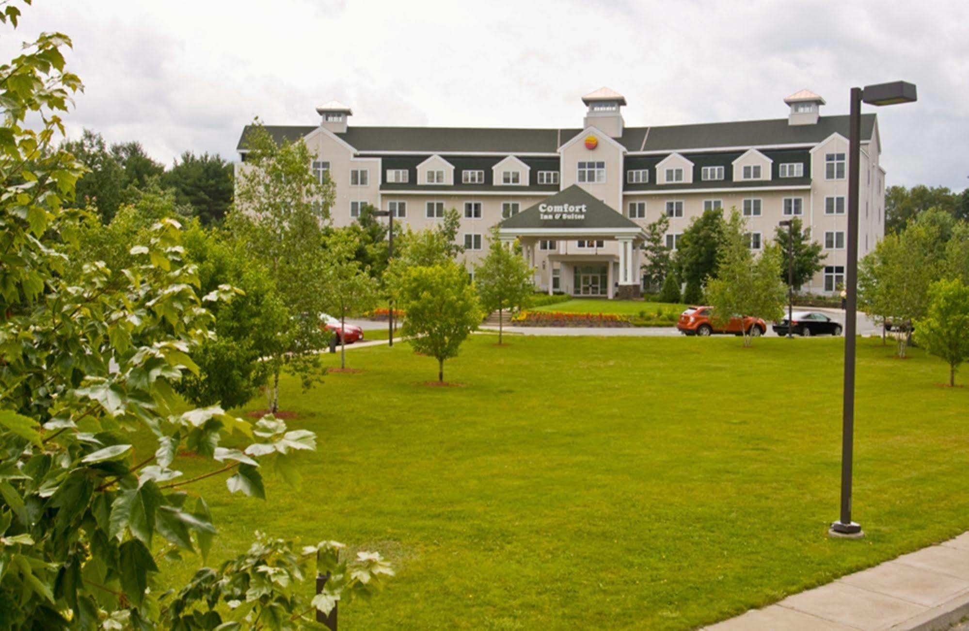 Comfort Inn & Suites Near Burke Mountain Saint Johnsbury Buitenkant foto