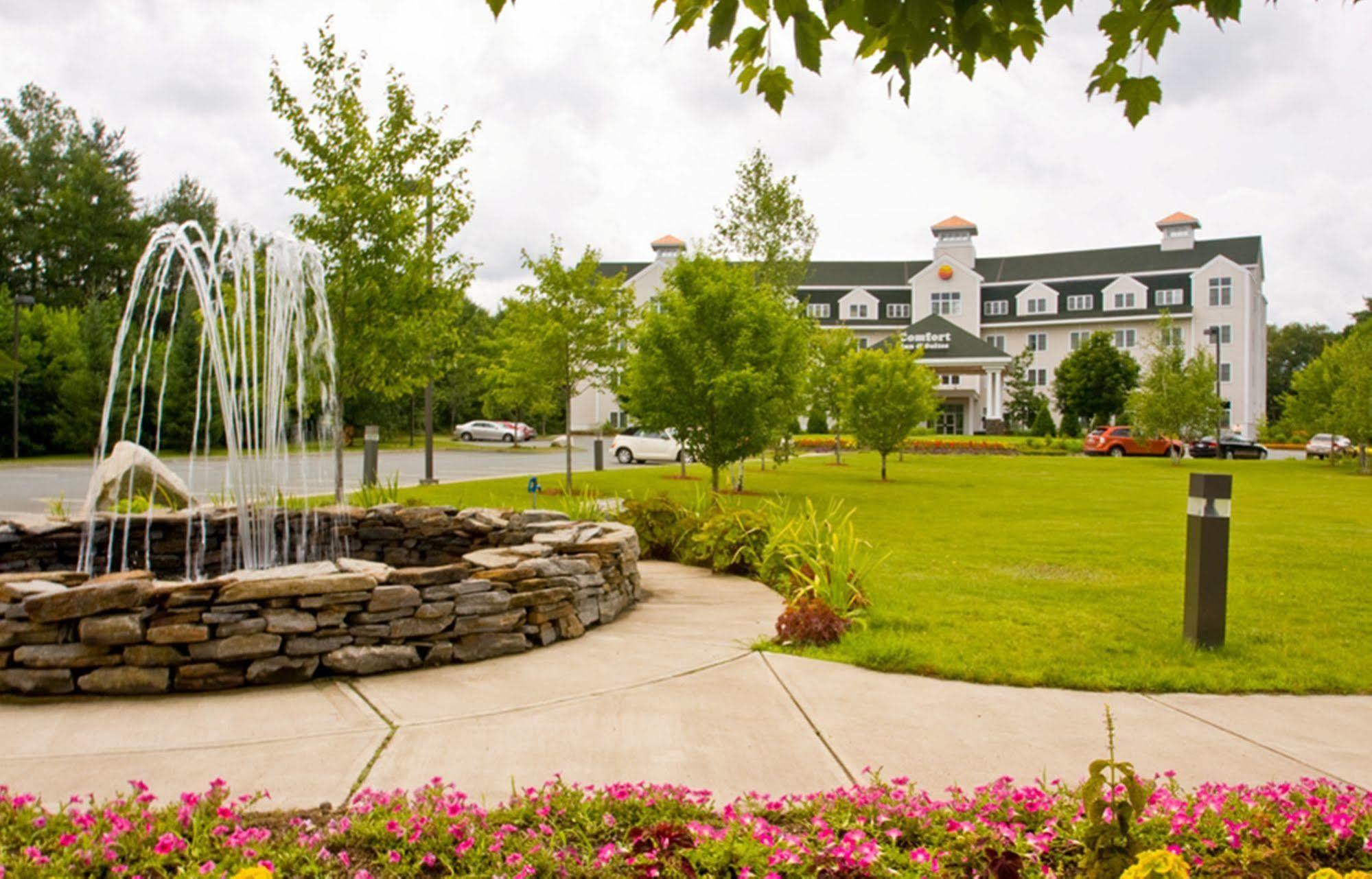 Comfort Inn & Suites Near Burke Mountain Saint Johnsbury Buitenkant foto